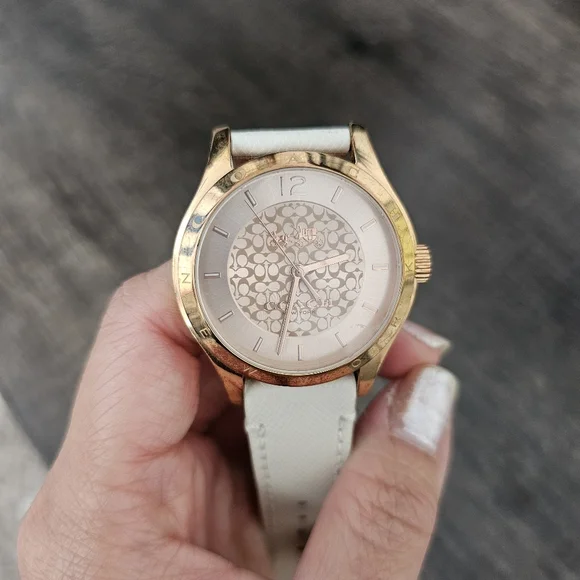 Coach | Accessories | Womens Coach White Leather And Rose  display picture 3